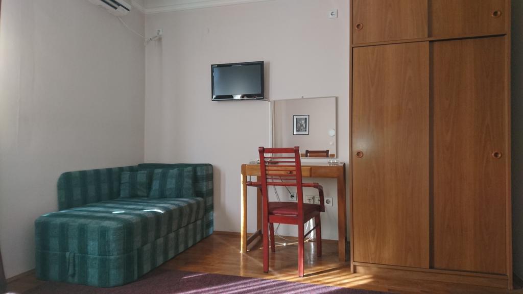 Hostel Bimbo Skopje Bagian luar foto